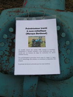 Pulverisateur Berthoud tracte a cuve metallique (30eme fete des moissons de Saint-Jean-de-Touslas) (txt)